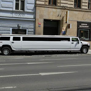 dining in a hummer stretch limousine